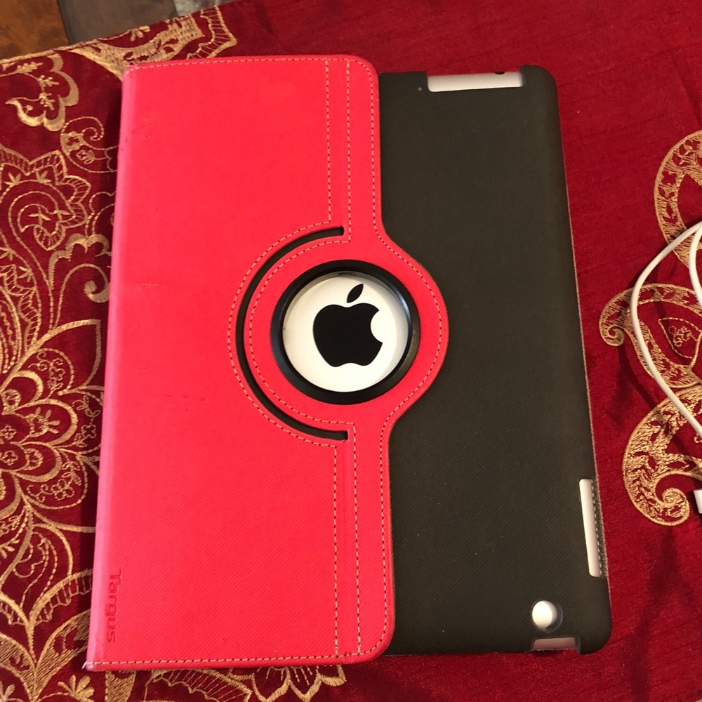 Ipad 2nd Generation. Great Condition! - image 7